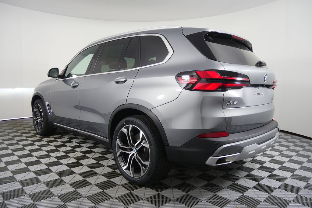 Thumbnail: 2026 BMW X5 - 5