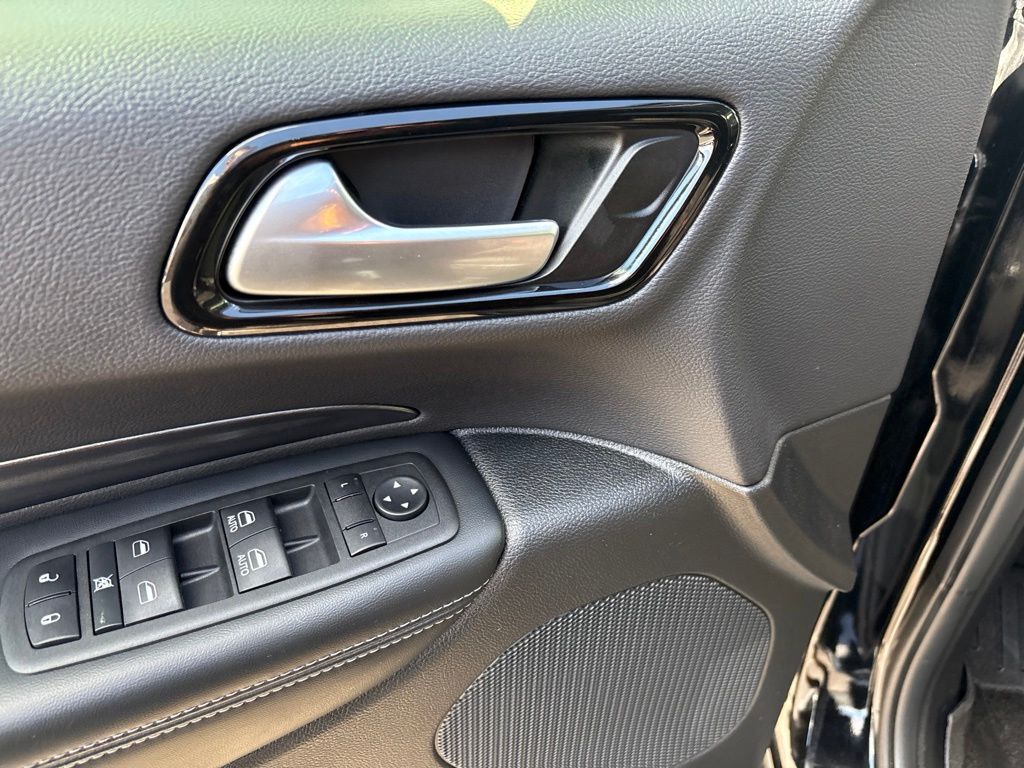 Thumbnail: 2022 Dodge Durango - 5