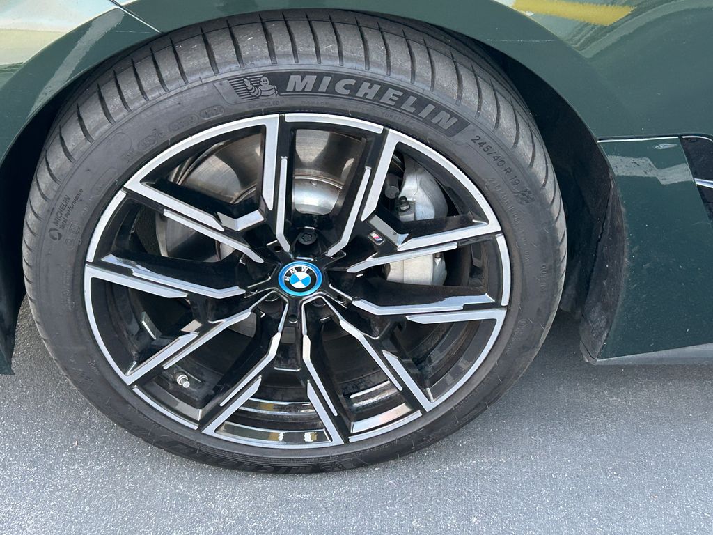 Thumbnail: 2023 BMW i4 - 3