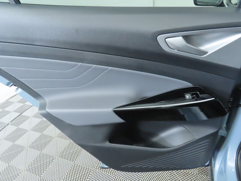 2025 Volkswagen ID.4 Pro S 27
