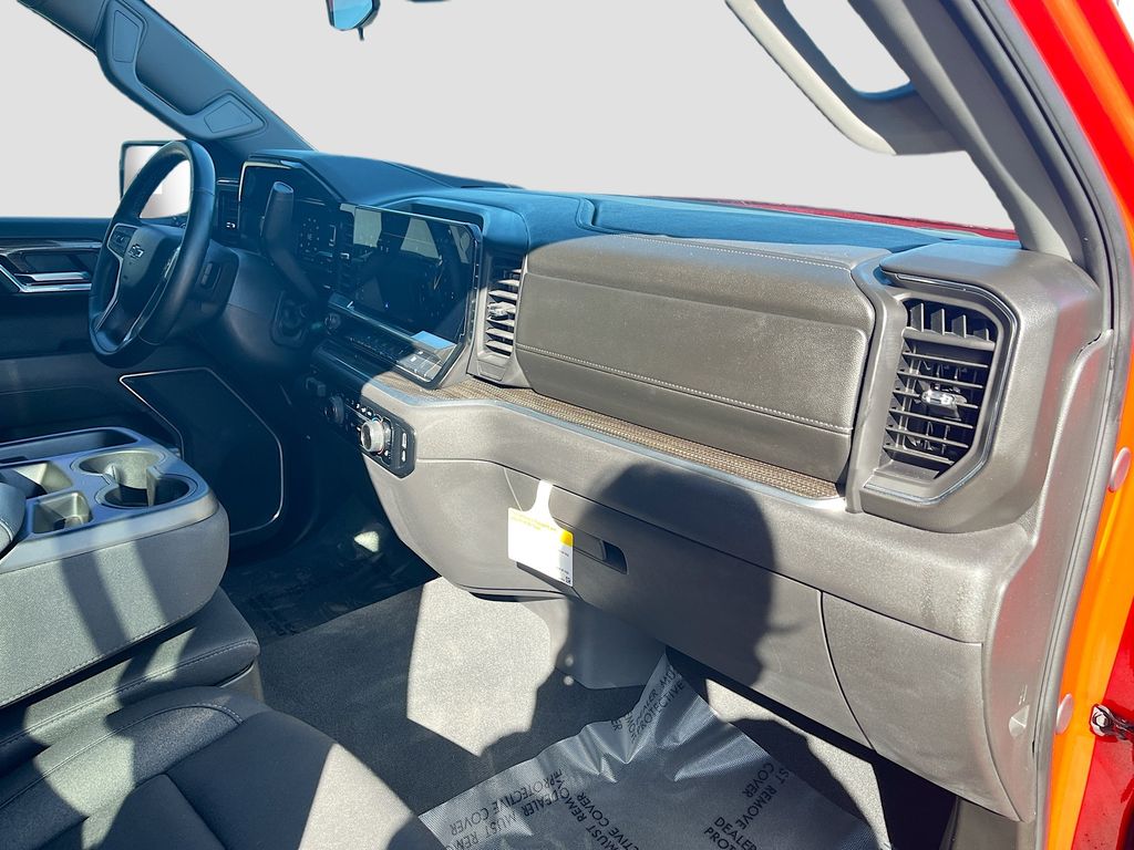 Used 2025 Red Chevrolet LT image 29