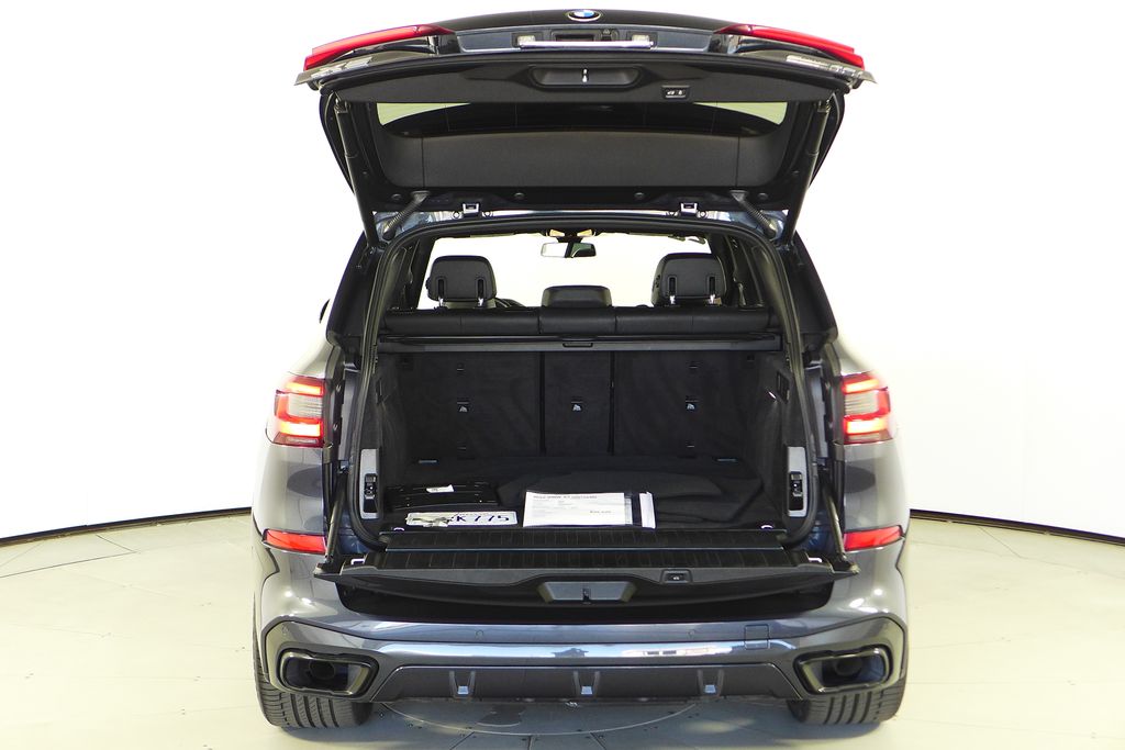 Thumbnail: 2022 BMW X5 - 10