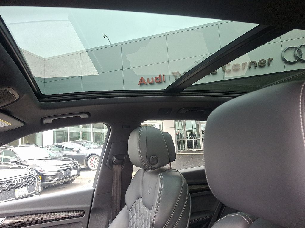 Thumbnail: 2023 Audi SQ5 - 14