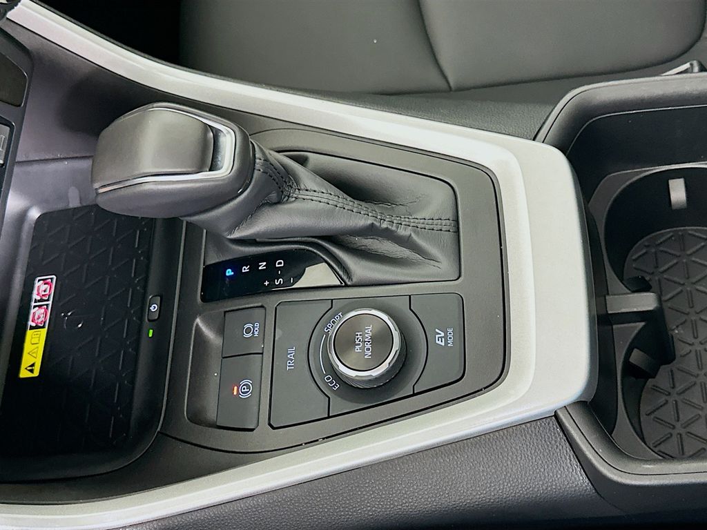 Thumbnail: 2024 Toyota RAV4 - 17