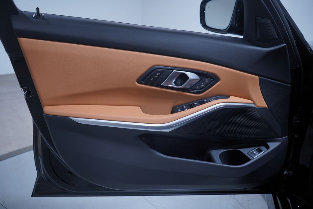 2025 BMW 3 Series 330i 10