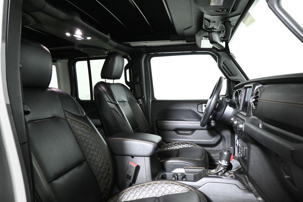 Thumbnail: 2022 Jeep Wrangler - 28