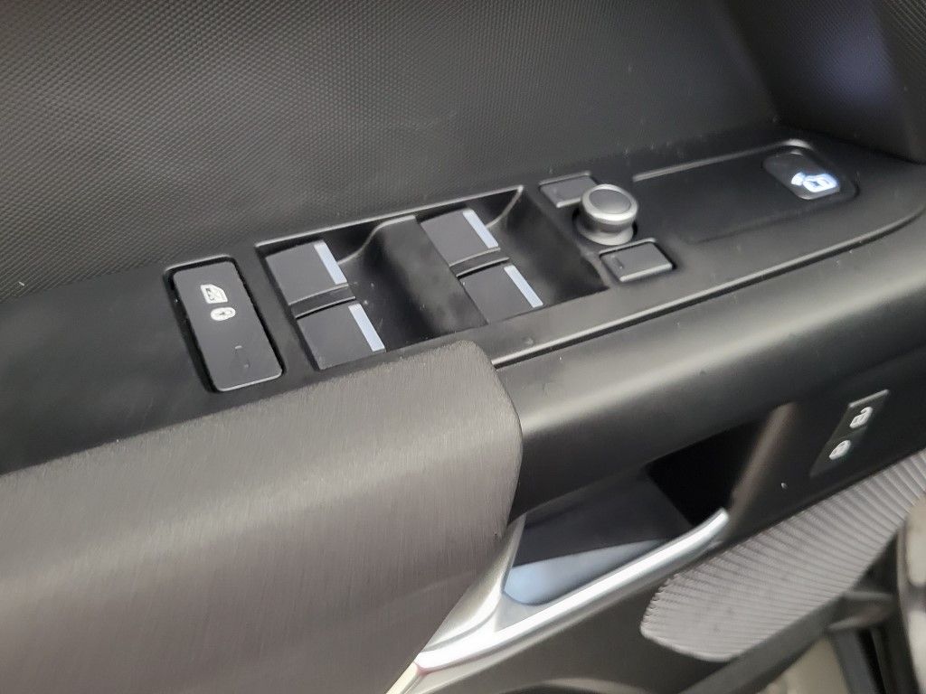 Thumbnail: 2021 Land Rover Defender - 30