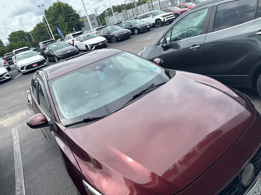 Used 2022 Red Nissan SV image 3