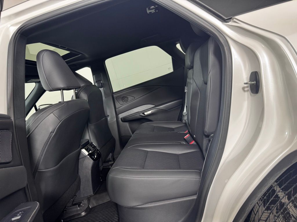 Used 2024 White Lexus 350 Premium Plus image 17