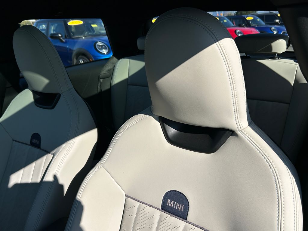 Thumbnail: 2025 MINI Cooper - 14
