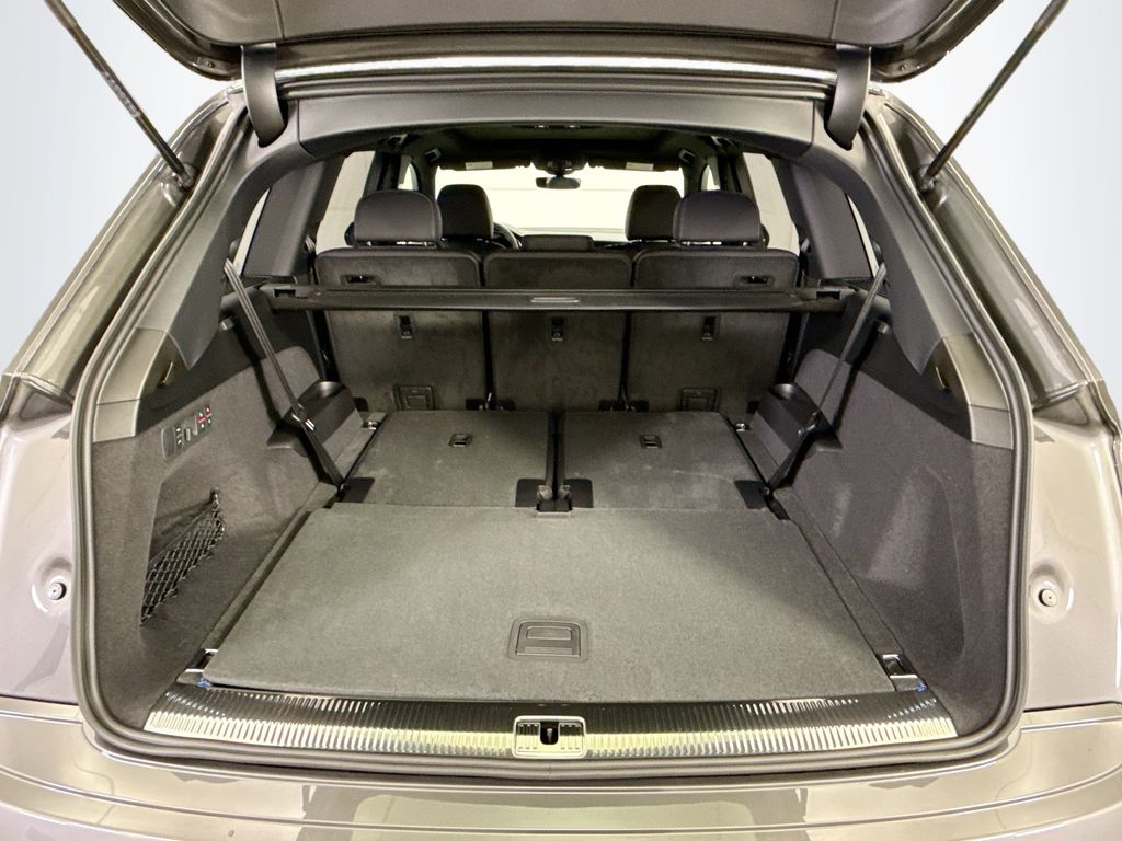 Thumbnail: 2026 Audi Q7 - 27