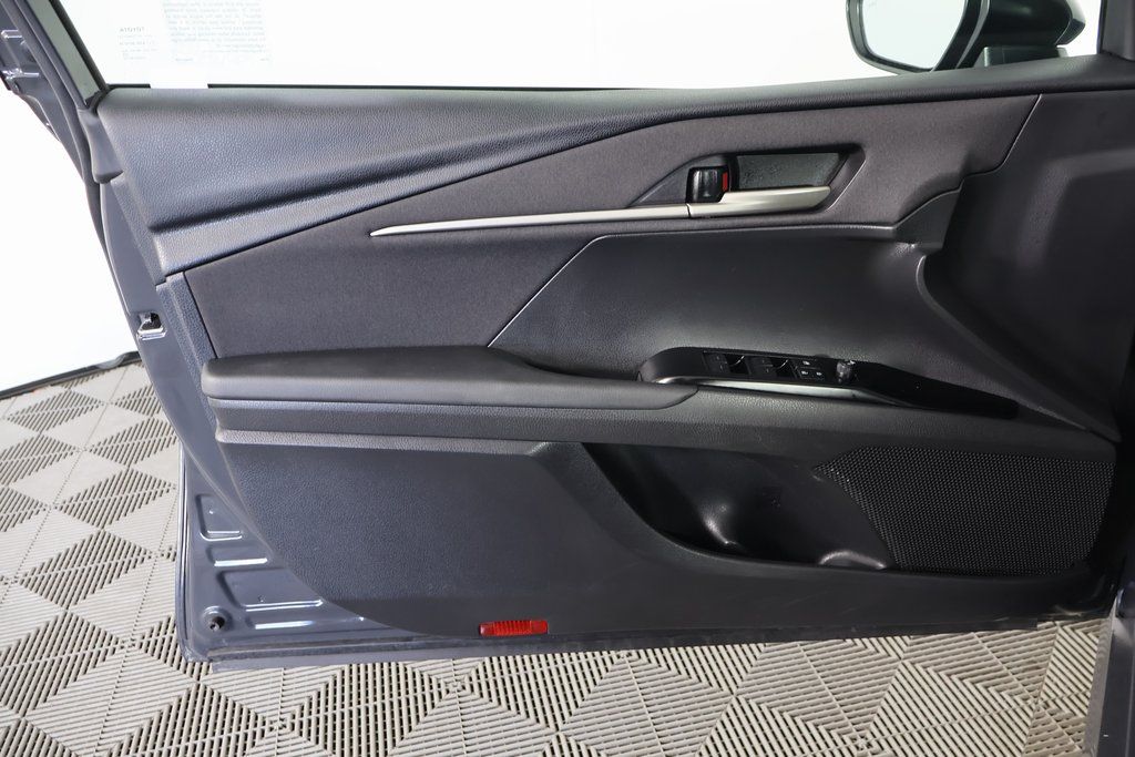 Thumbnail: 2025 Toyota Camry - 12