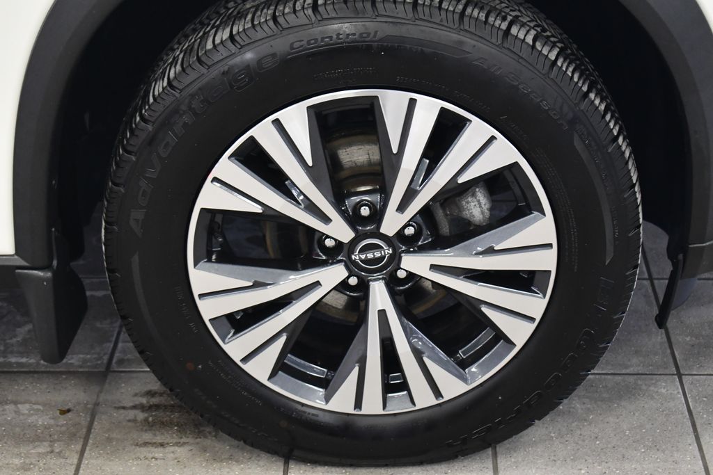 Thumbnail: 2023 Nissan Rogue - 11