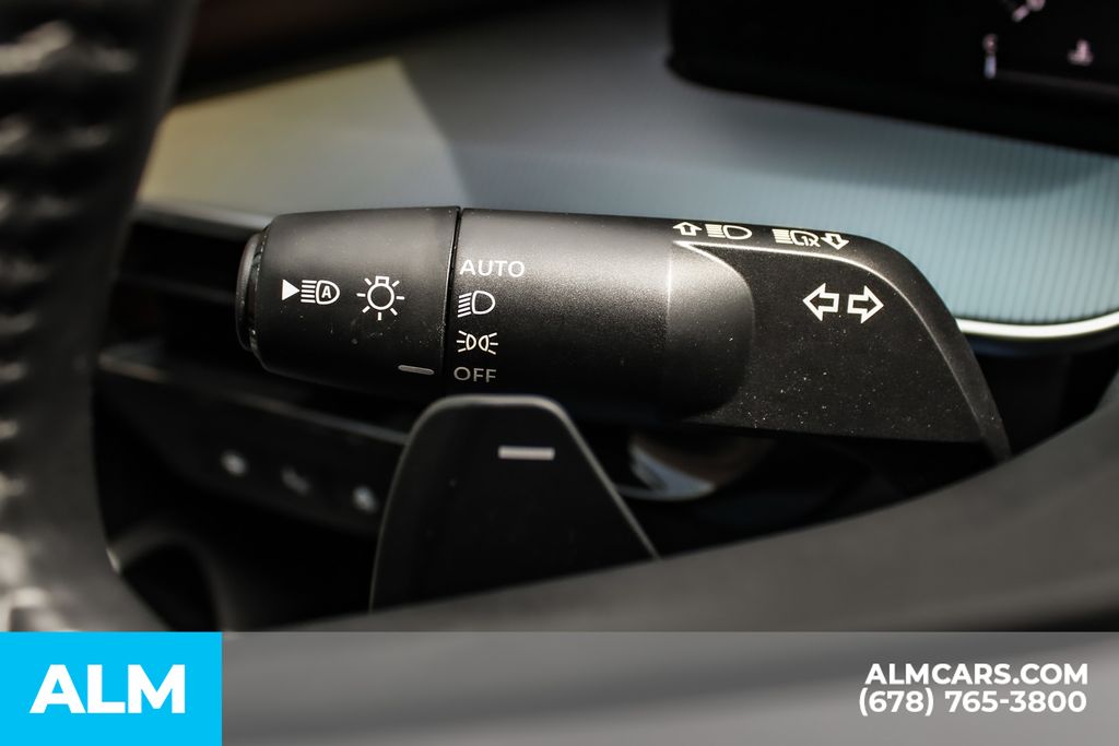Used 2025 Black Nissan Platinum image 30
