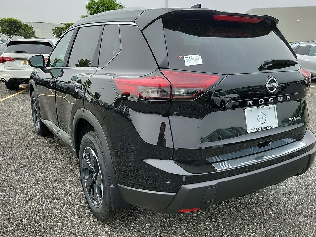 2024 Nissan Rogue SV 3