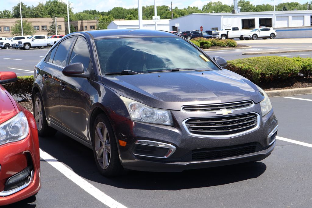 Thumbnail: 2015 Chevrolet Cruze - 3