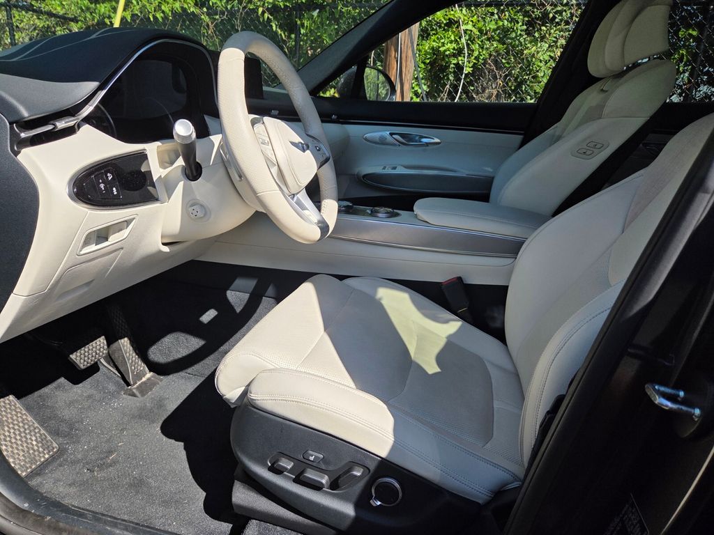 Used 2025 Gray Genesis Advanced image 3