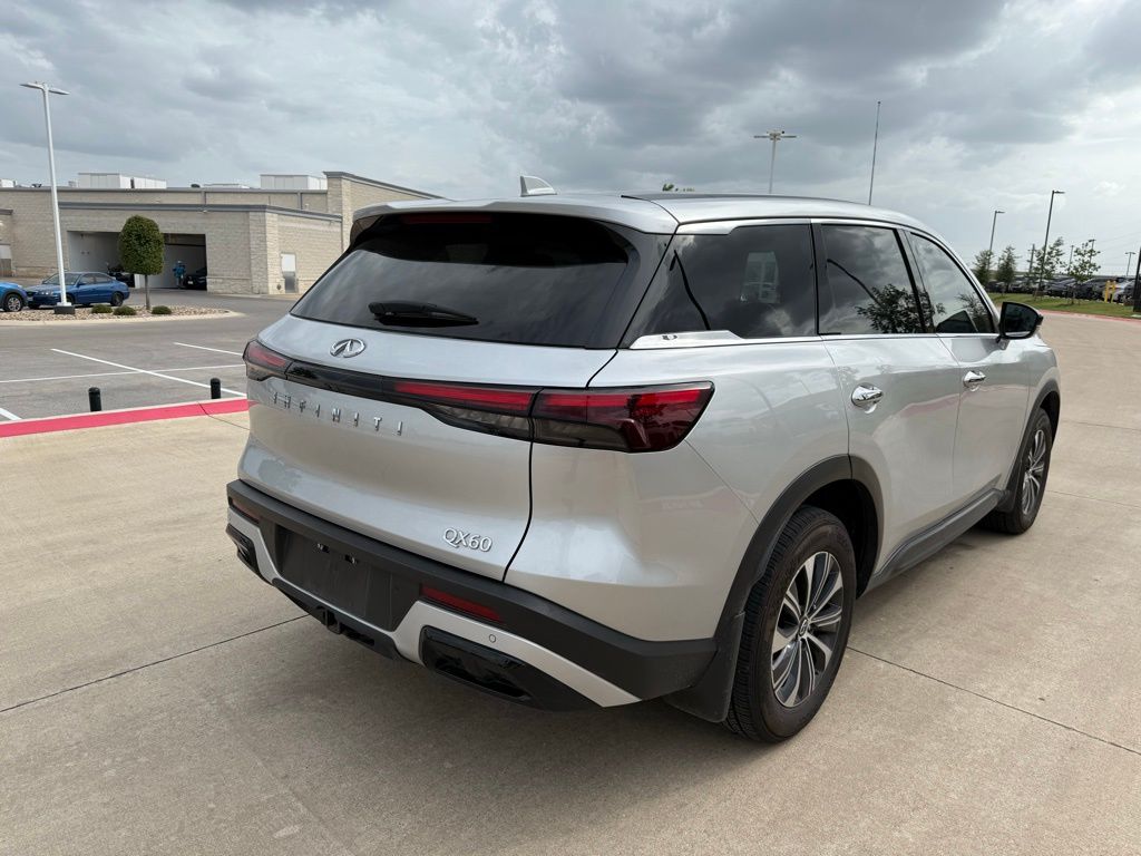 Thumbnail: 2023 INFINITI QX60 - 3