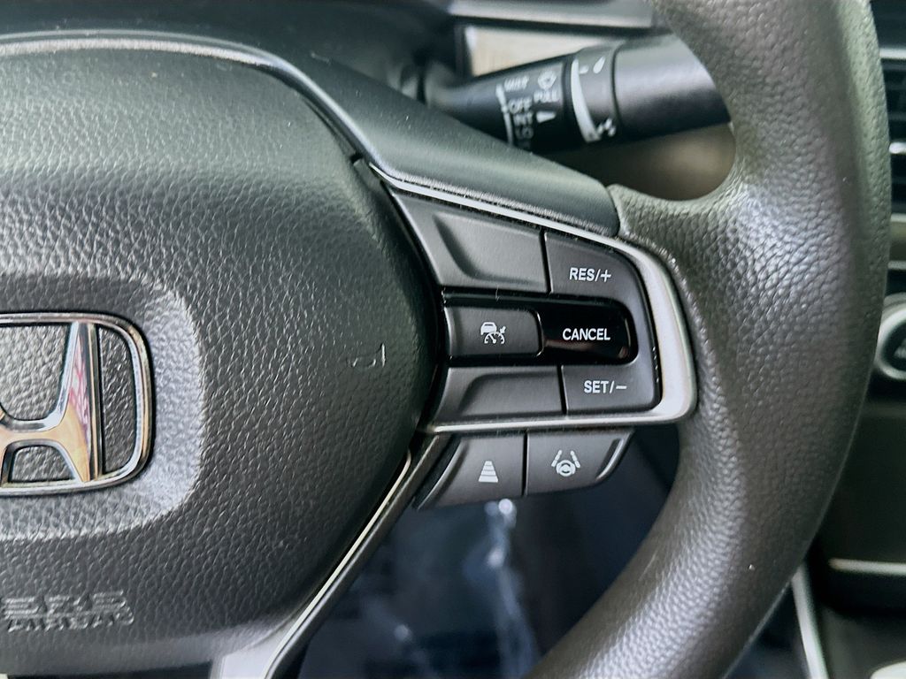 Used 2022 Silver Honda LX image 25