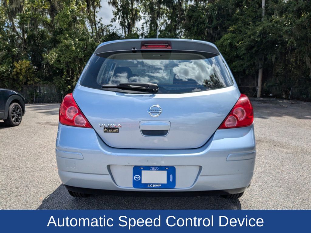 2011 Nissan Versa 1.8 S