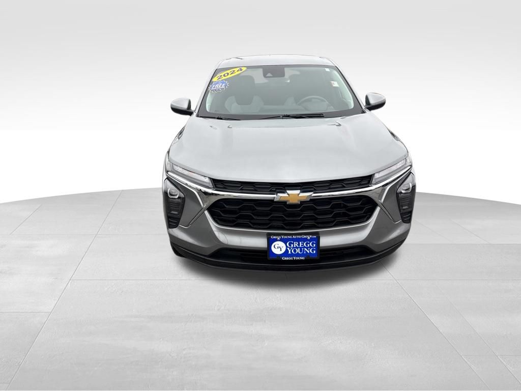 Used 2024 Chevrolet Trax SUV