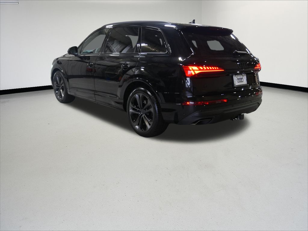 Thumbnail: 2026 Audi Q7 - 3