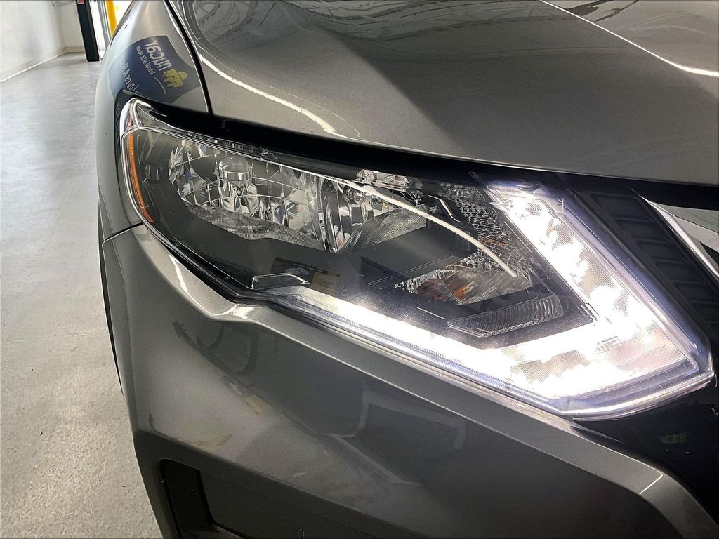 2019 Nissan Rogue — photo 30