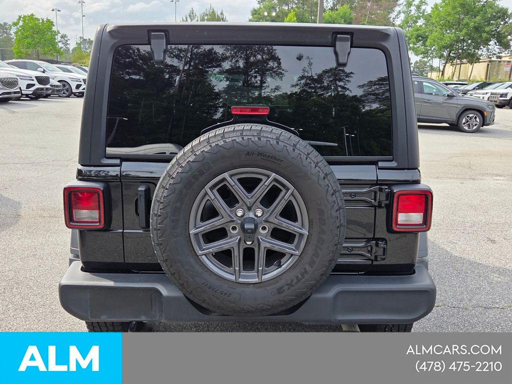 Used 2025 Black Jeep Sport S image 13