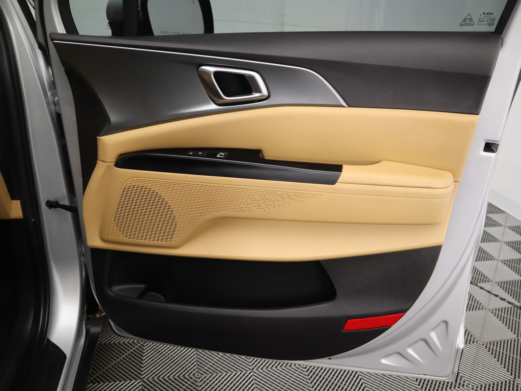 Thumbnail: 2023 Kia Carnival - 26