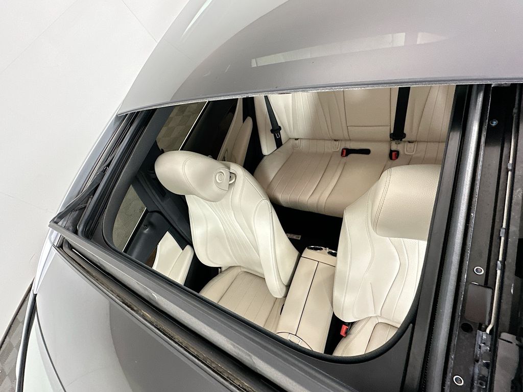 Thumbnail: 2019 Mercedes-Benz E-Class - 22