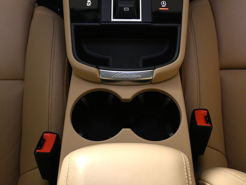 Thumbnail: 2025 Porsche Macan - 27