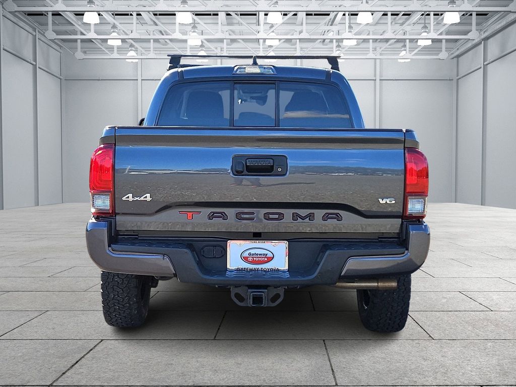 Thumbnail: 2020 Toyota Tacoma - 6