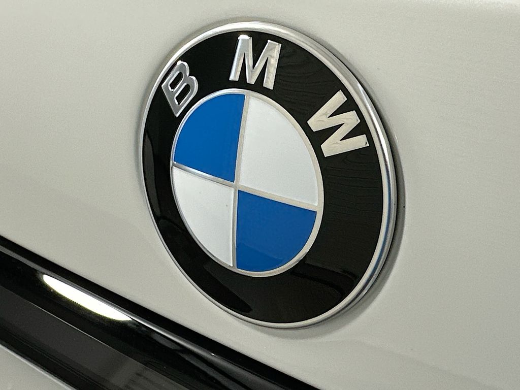Thumbnail: 2027 BMW X7 - 22