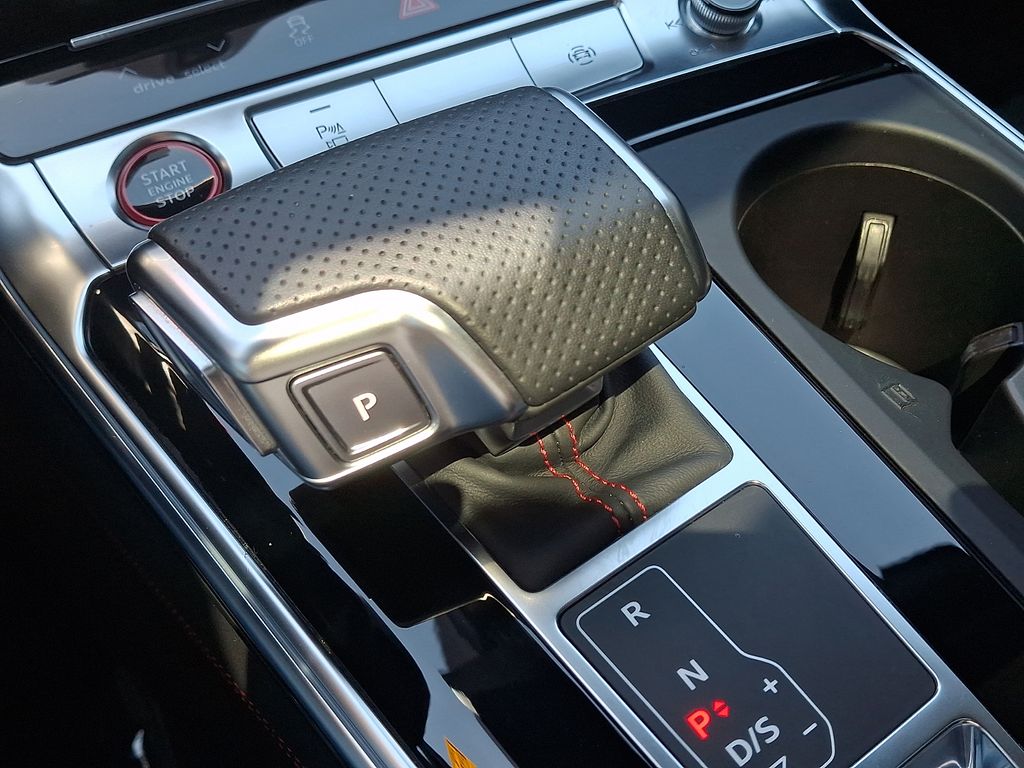 Thumbnail: 2021 Audi RS 6 - 15