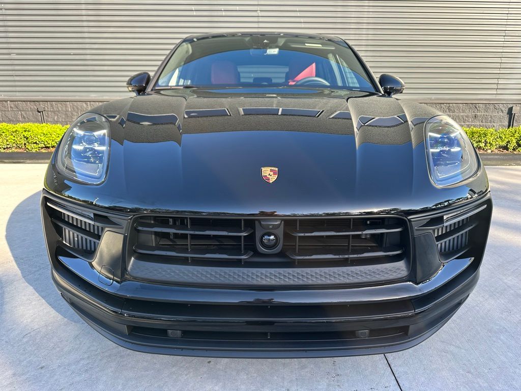 Thumbnail: 2026 Porsche Macan - 8