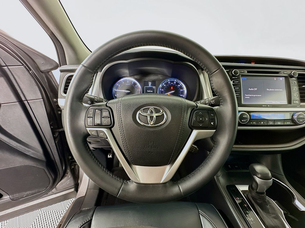 2015 Toyota Highlander XLE 11
