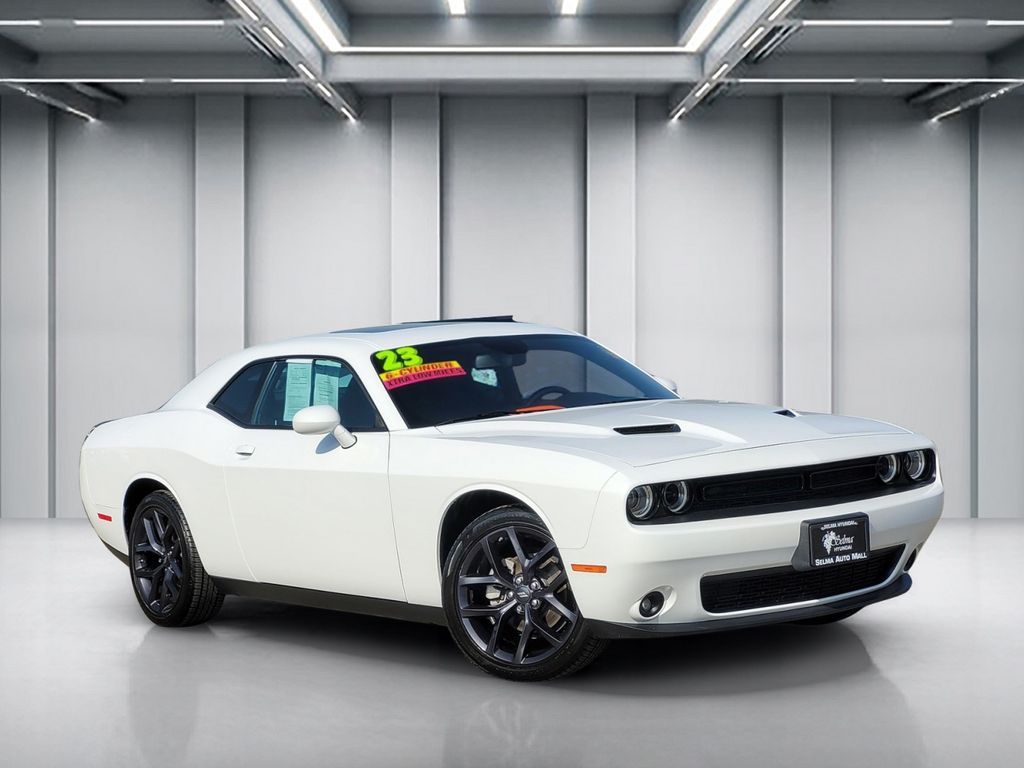 2023 Dodge Challenger SXT RWD