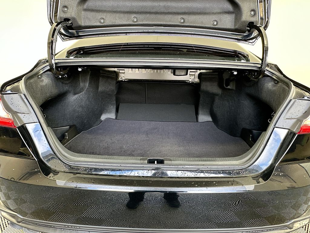 Thumbnail: 2025 Toyota Camry - 25