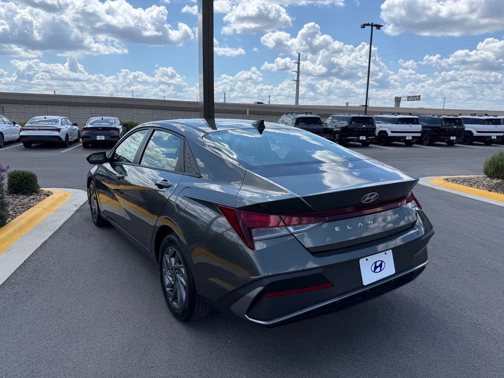 Thumbnail: 2024 Hyundai Elantra - 7