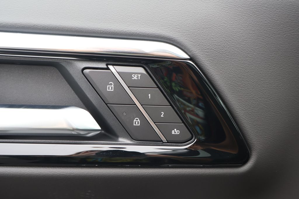 Thumbnail: 2025 Chevrolet Suburban - 20