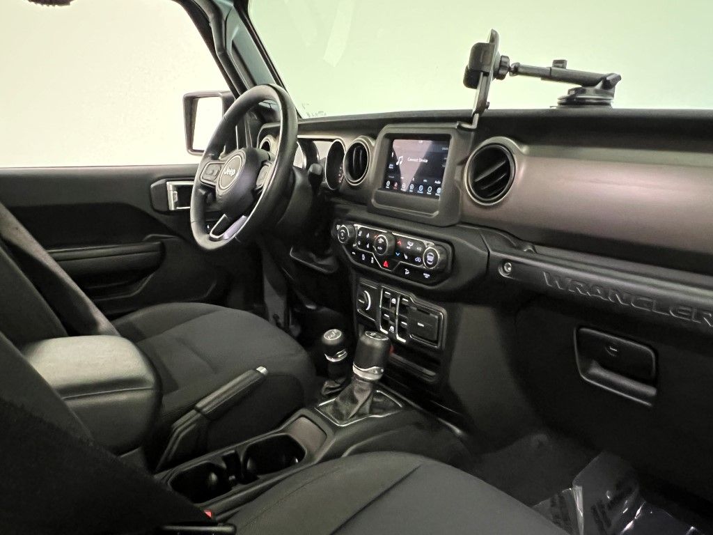 Thumbnail: 2020 Jeep Wrangler - 14