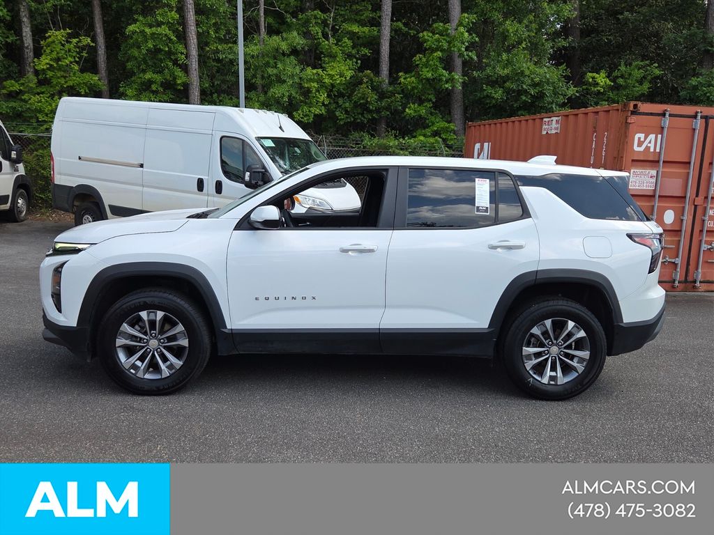 Used 2025 White Chevrolet LT image 5