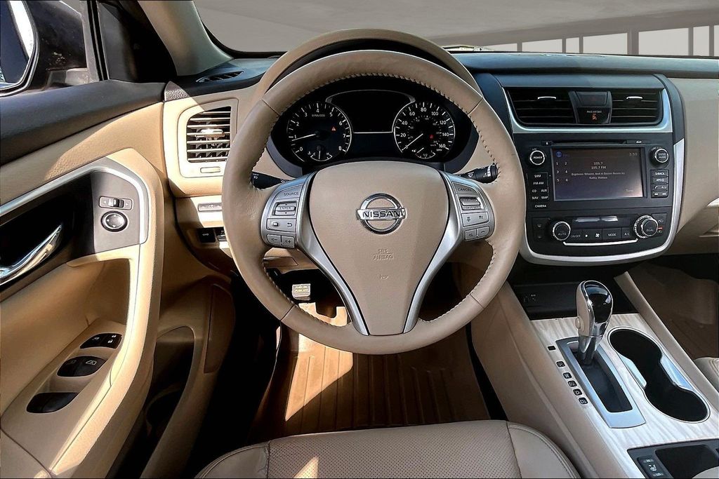 Used 2016 Nissan Altima Sedan