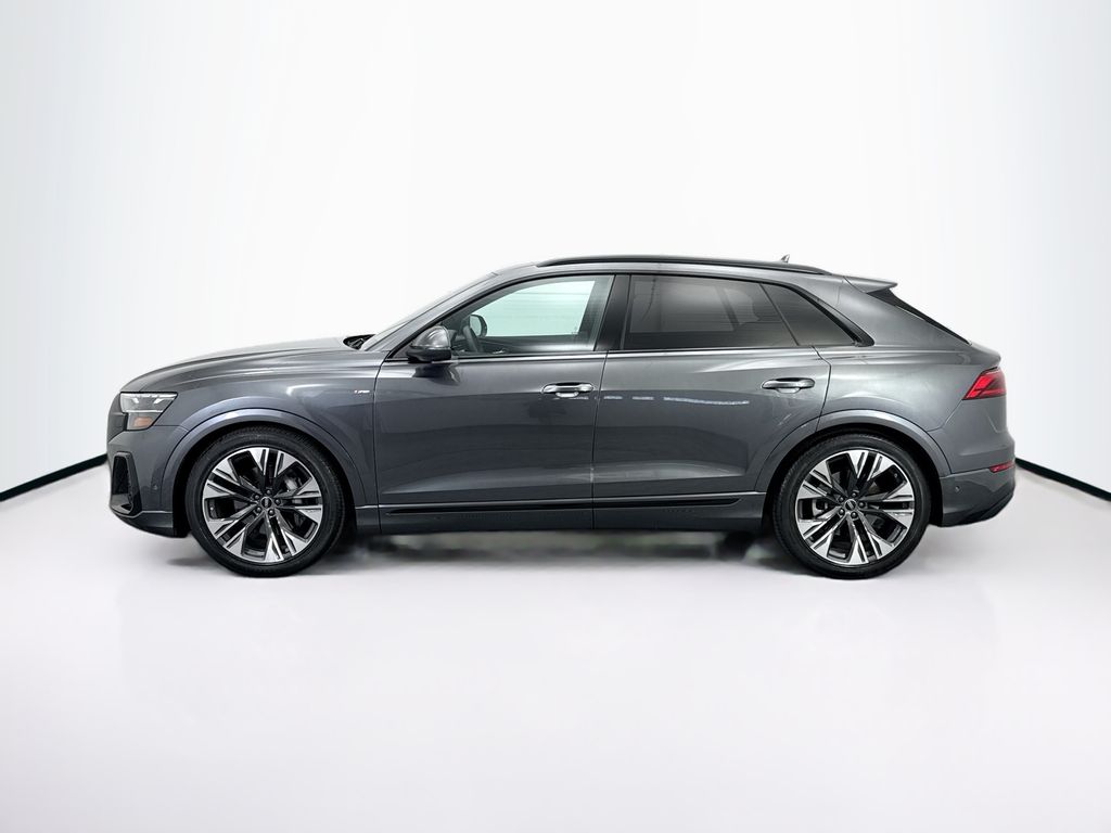 Thumbnail: 2025 Audi Q8 - 8