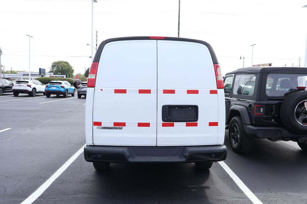 Thumbnail: 2019 Chevrolet Express - 9