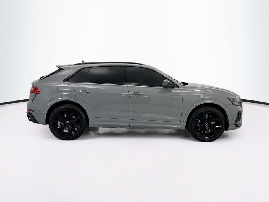 Thumbnail: 2024 Audi RS Q8 - 4