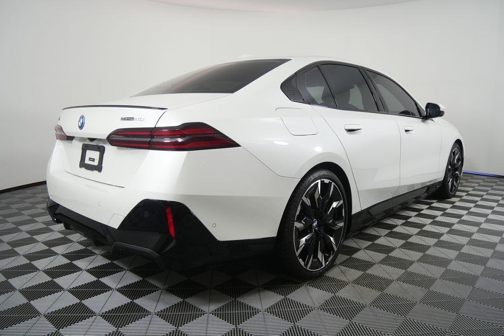 Thumbnail: 2026 BMW i5 - 3