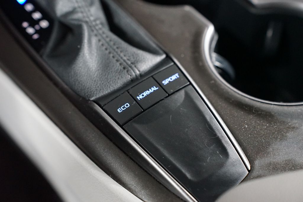 Thumbnail: 2023 Toyota Camry - 22