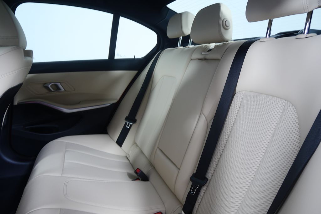 Thumbnail: 2024 BMW 3 Series - 15