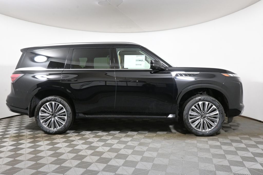Thumbnail: 2026 INFINITI QX80 - 8